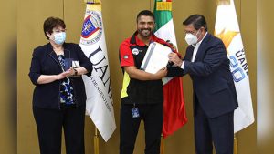 rector-uanl-estudiantes-cideb-2021-robocup-8
